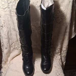Black Knee-High Women's Boots - Classic Riding Style